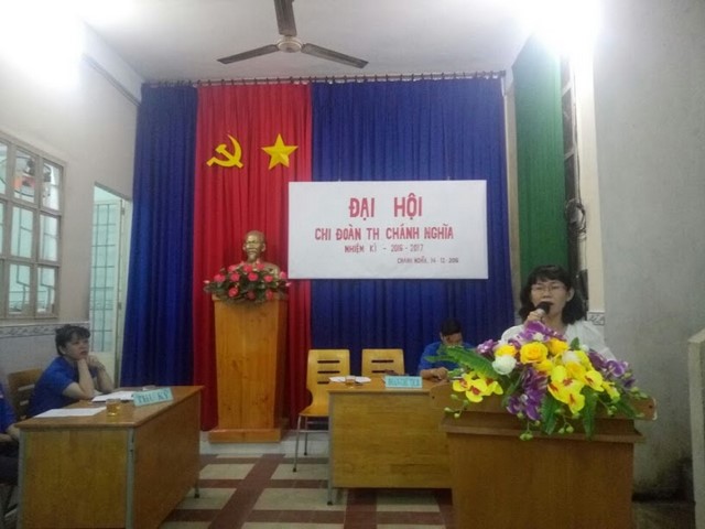 chi bộ phát biểu